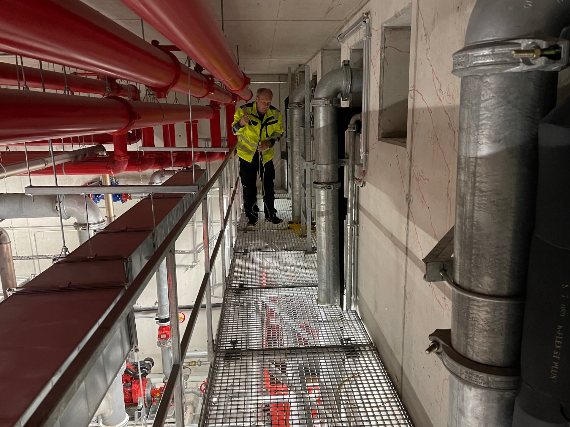 Sprinklertank-Inspektion: Karsten Sprinklerzentrale Inspektion Aussenaufnahme